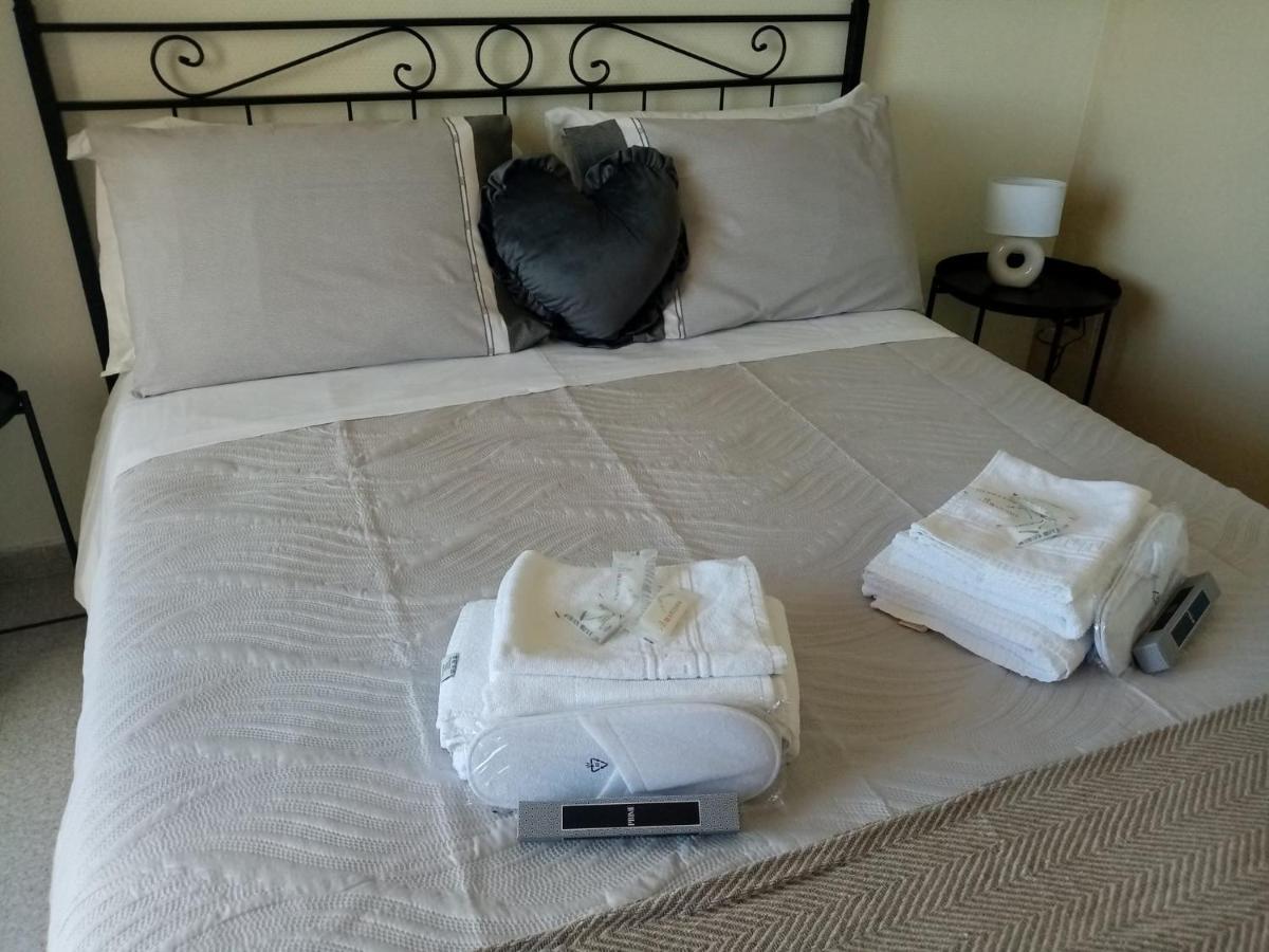 Le Stanze Di Botticelli Bed & Breakfast แตร์โมลิ ภายนอก รูปภาพ